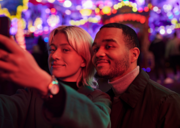 What Is Love-Loreing? Why You Should ‘Date For the Lore’