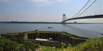 ICE Scouted Site to Hold Immigrant Detainees in New York City