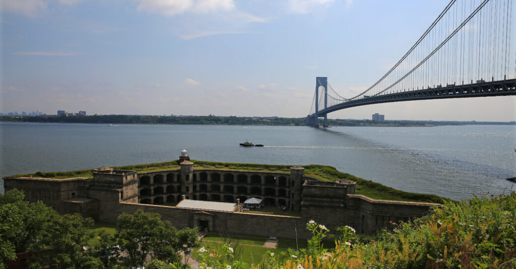 ICE Scouted Site to Hold Immigrant Detainees in New York City