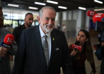 ‘These people!’ Ethics guru dismayed as Mike Huckabee scrambles to excuse cash grab