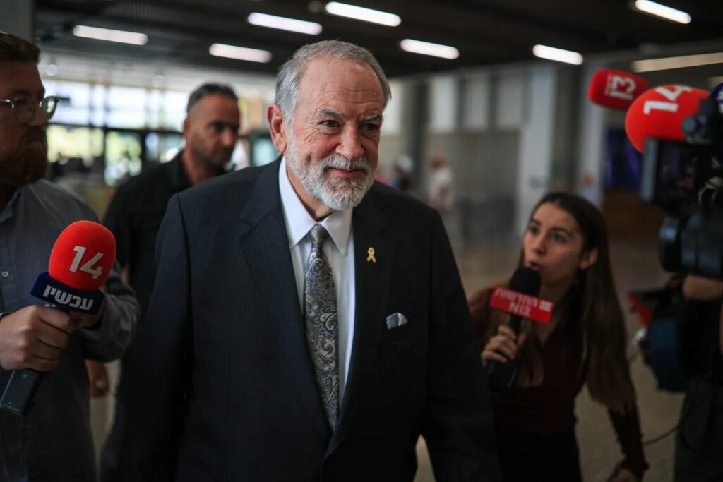 ‘These people!’ Ethics guru dismayed as Mike Huckabee scrambles to excuse cash grab