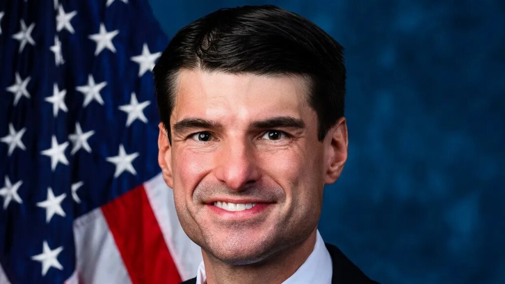 GOP lawmaker dumped fortune in Medicaid stock right before voting for $1T cuts: report