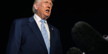 Trump to back primary against Indiana Republican who opposes redistricting