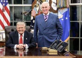 Far-right figure posts photo with Trump to prove president isn’t ‘slipping and near death’