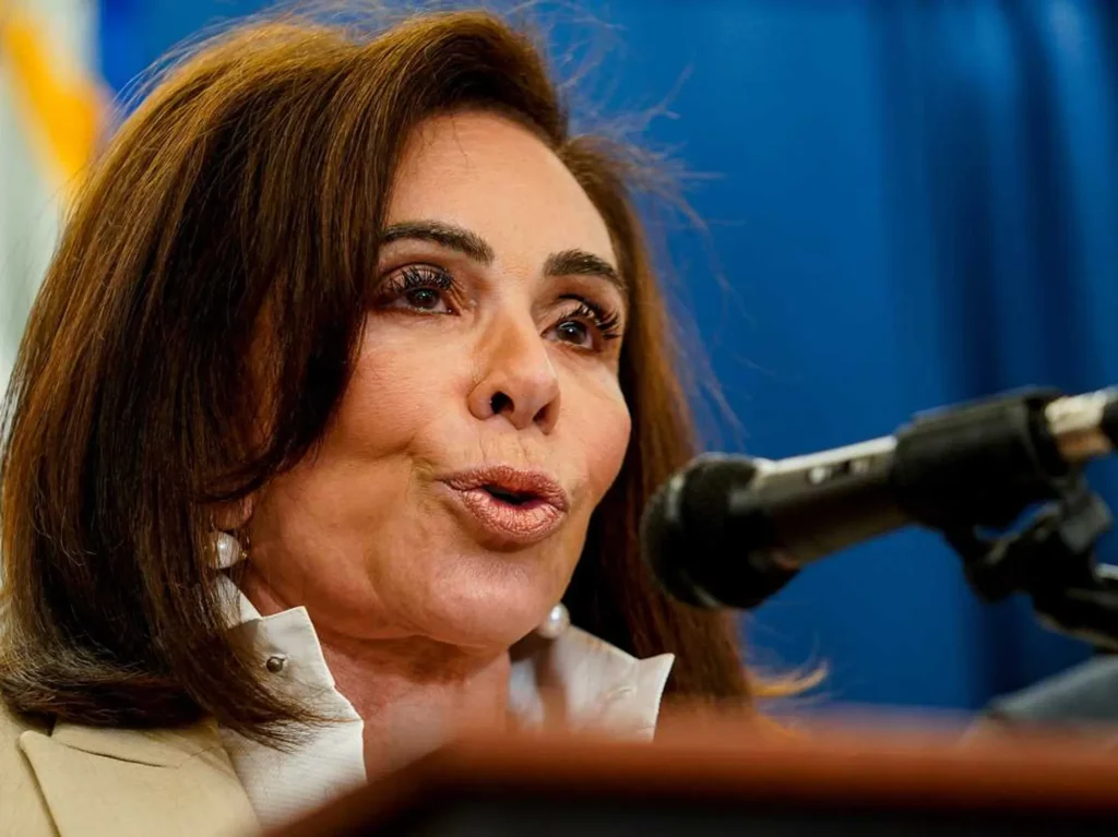 ‘Kiss the ground and thank God!’ Pirro erupts after Trump blamed for DC shooting
