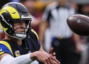 Rams lean on four interceptions to edge Seattle and take first in the NFC West