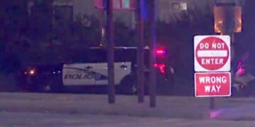 5 Freeway closed in Burbank after suspect shoots police dog