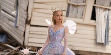 ‘Troll’ who accosted Ariana Grande is banned from Singapore (but not Instagram)