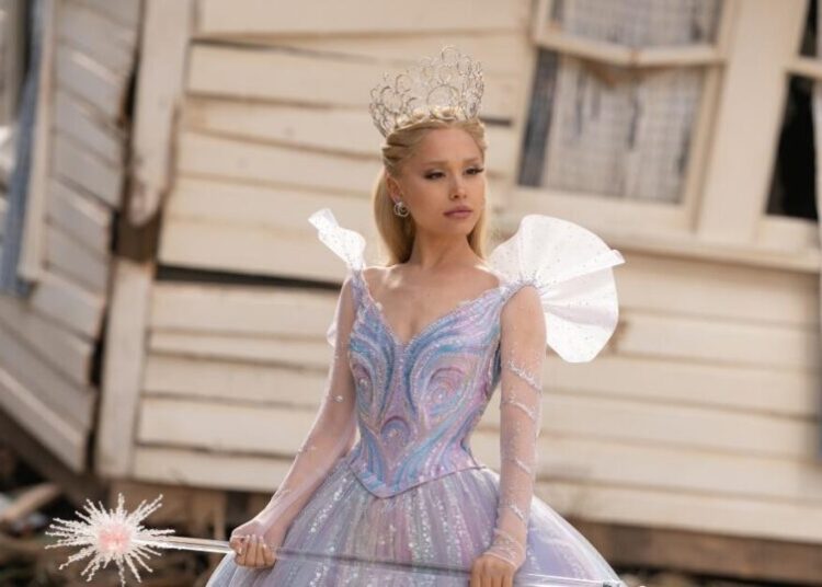 ‘Troll’ who accosted Ariana Grande is banned from Singapore (but not Instagram)