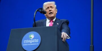 Trump calls Democrats ‘traitors’ for urging military to ‘refuse illegal orders’