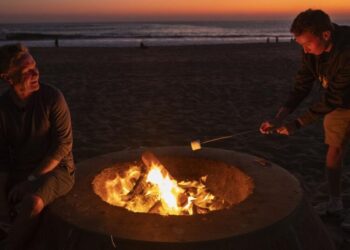 Southern California air officials ban wood, pellet and manufactured log burning through late Saturday