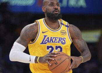 Lakers star LeBron James set to make season debut tonight vs. Jazz
