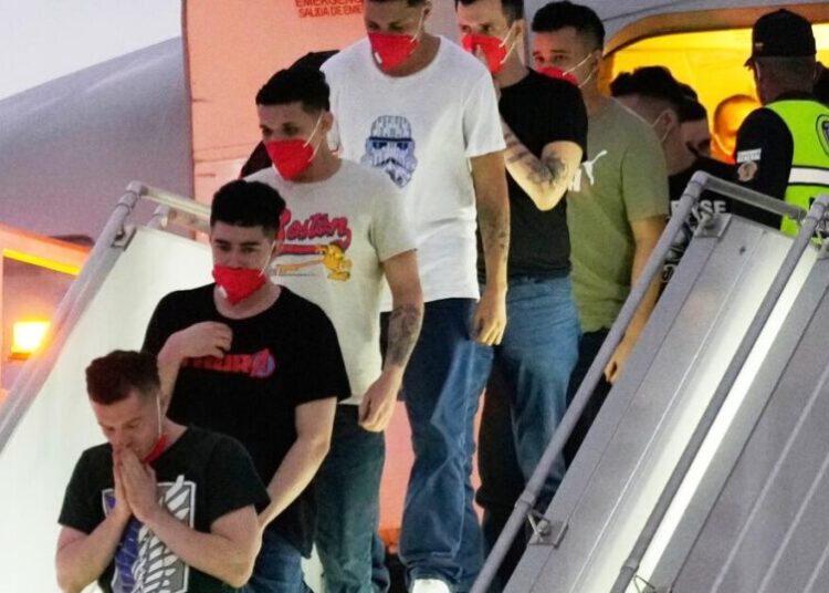 Judge to proceed with contempt probe after U.S. flew migrants to El Salvador prison in March