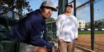 In 2009, a crash killed an Angels pitcher. How Kurt Suzuki helped the lone survivor heal