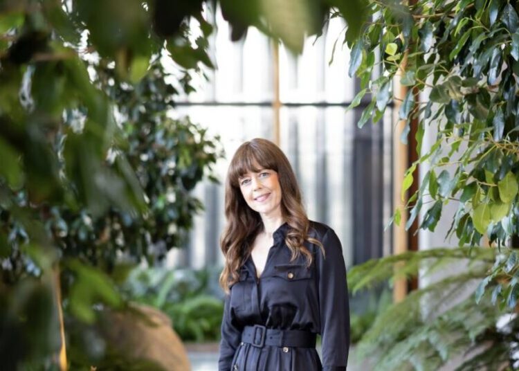 She’s the wizard who shot both ‘Wicked’ movies. Her road to a Hollywood career was far from magical