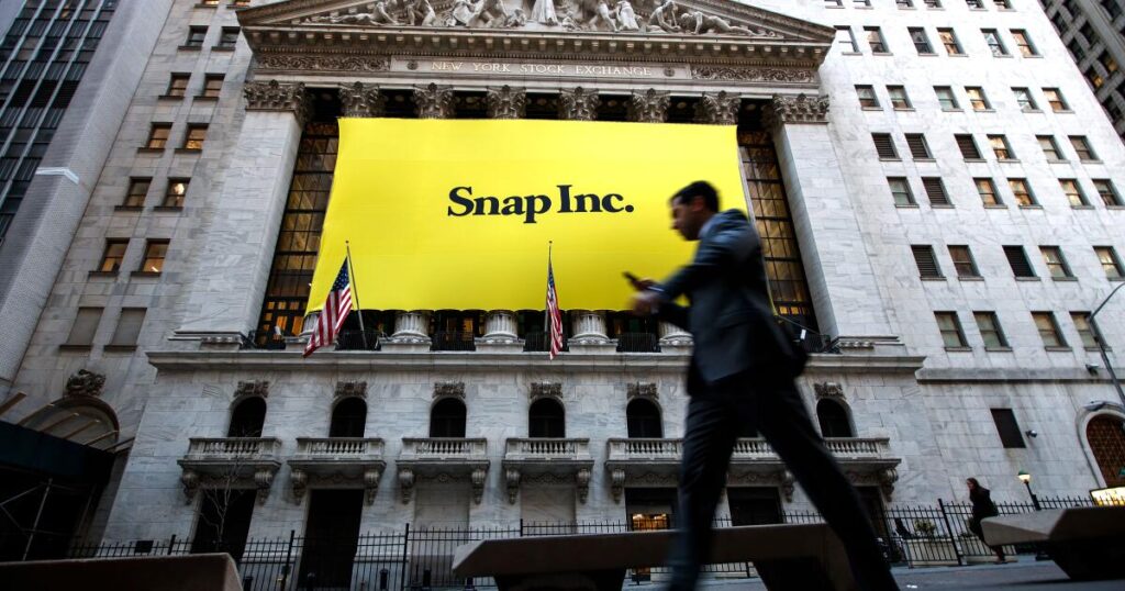 Snapchat is nearing 1 billion monthly users. Why can’t it turn a profit?