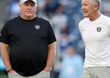 Pete Carroll fires Chip Kelly after another unsightly Raiders offensive performance