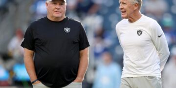 Pete Carroll fires Chip Kelly after another unsightly Raiders offensive performance