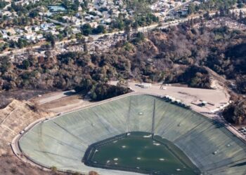Even a full reservoir wouldn’t have ensured water in Palisades fire, California officials say