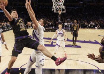 LeBron James’ return has Marcus Smart becoming Lakers’ ‘Swiss Army knife’