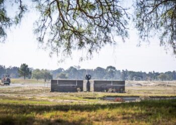 ‘Shameful. It’s a disgrace.’ O.C. Vietnam vets memorial overshadowed by corruption, shoddy work