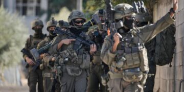 Israeli soldiers appear to kill Palestinians in West Bank after they surrender