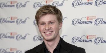 Robert Irwin, like sis Bindi, wins ‘DWTS,’ so crocodiles aren’t his only claim to fame