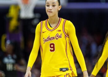 Jazzy Davidson has her first double-double as USC rolls past Tennessee Tech