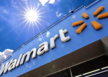 Walmart sees sales jumping as price-sensitive shoppers flee from inflation