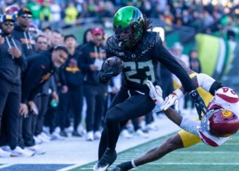 No. 15 USC’s College Football Playoff hopes shattered in loss to No. 7 Oregon