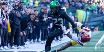 No. 15 USC’s College Football Playoff hopes shattered in loss to No. 7 Oregon