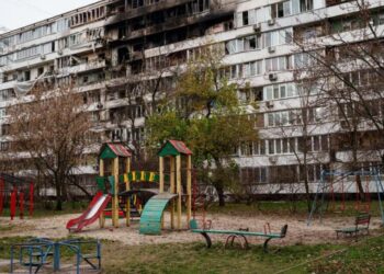 Russian attacks kill at least 7 in Ukraine as talks on U.S. peace plan continue