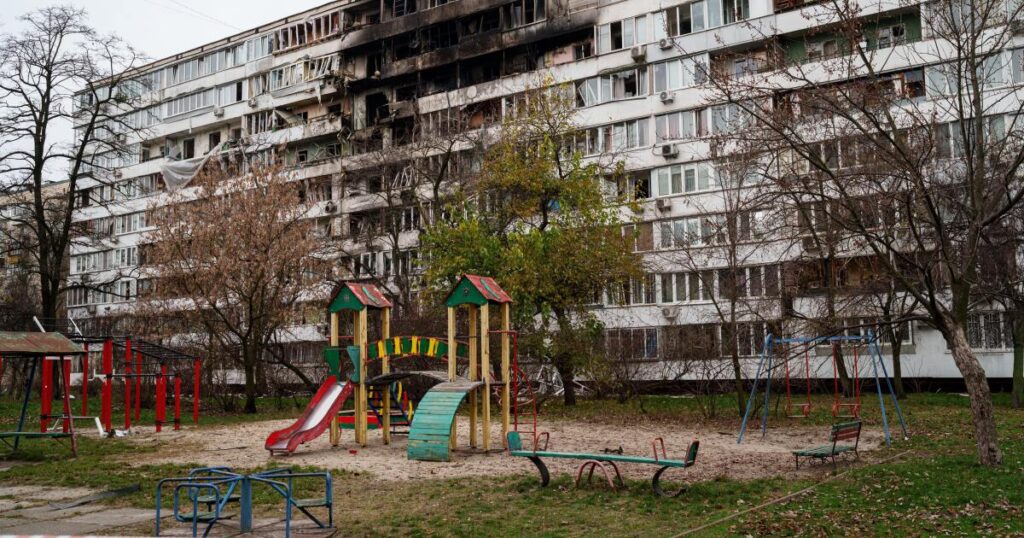 Russian attacks kill at least 7 in Ukraine as talks on U.S. peace plan continue