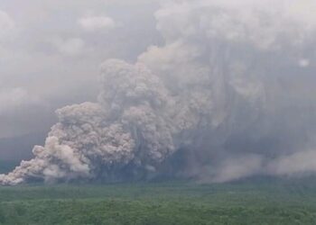 Indonesia’s Mount Semeru erupts, blanketing villages with ash and prompting evacuations