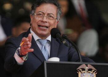 Colombia’s Petro releases bank records to counter U.S. drug claims, sparking backlash over spending