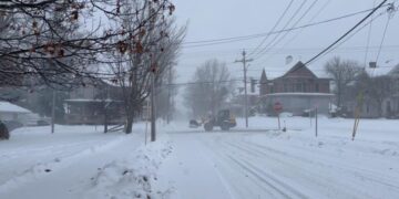 Hundreds of flights canceled in Chicago after winter storm