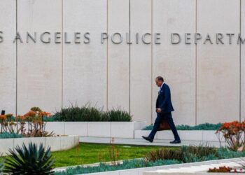 Ex-LAPD officer staged police raid in $350,000 crypto heist, prosecutor says
