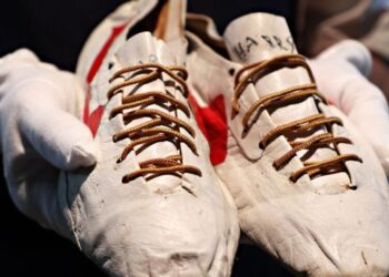 How did Nike lose its edge in the running shoe market it once dominated?