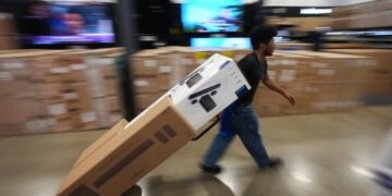 U.S. retail sales rose slightly in September, adding to months of big gains