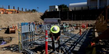 DWP employee made assistants run personal errands, buy her Snoop Dogg tickets, ethics enforcer says