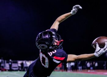 Corona Centennial scores late to beat Mater Dei again