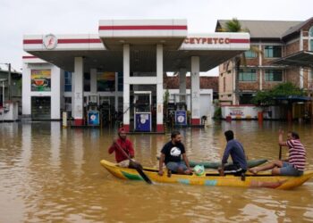 Death toll from floods and mudslides in Sri Lanka rises to 132, with 176 people still missing