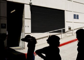 Federal judge orders government to stop blocking immigrant detainees from having access to lawyers