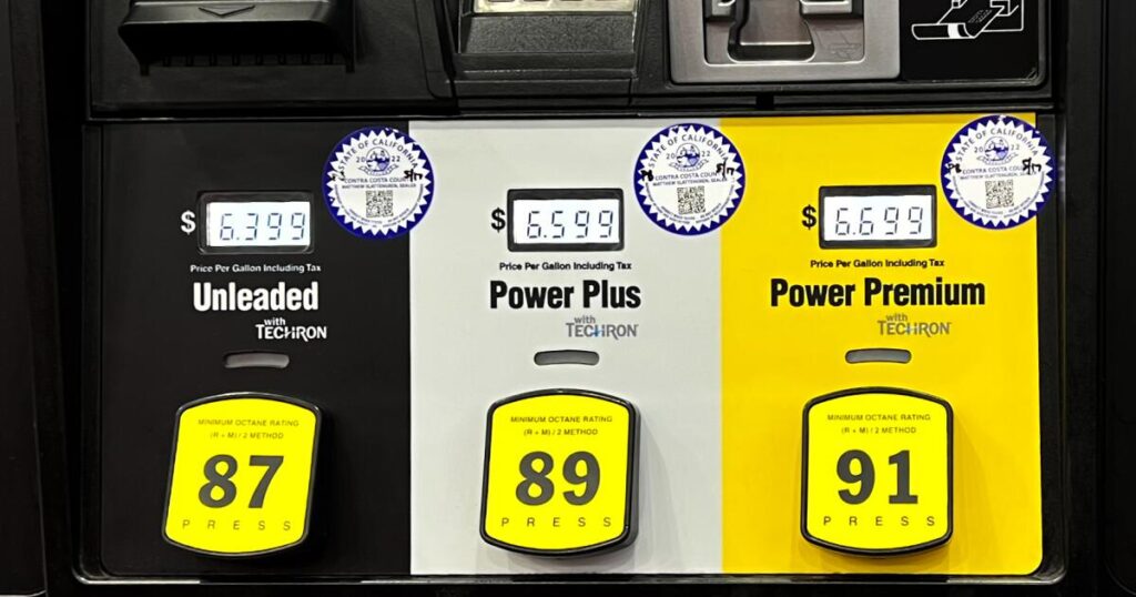 Why aren’t falling oil prices lowering gas costs for California drivers?