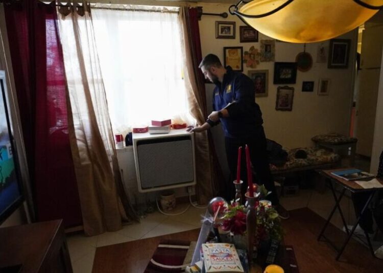 As federal support withers, California invests in cheap heat pumps