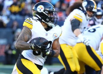 NFL Week 13 player props, picks, best bets: Jaylen Warren, RJ Harvey