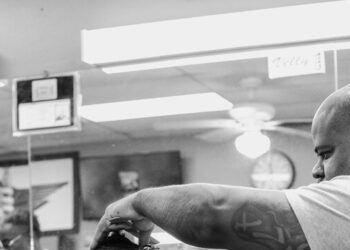 Photo Essay Inspiration: How to Take Engaging Pictures of Your Hometown