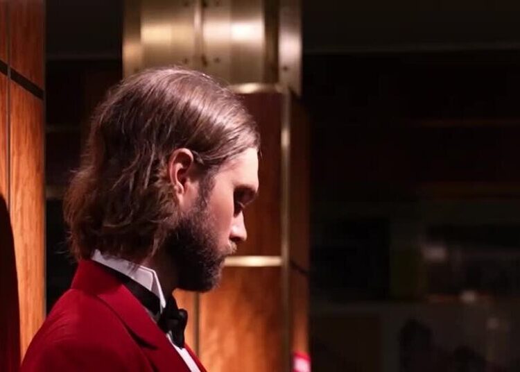 Those Little Chimes That Say ‘Please Take Your Seat’