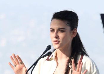 ‘I’m so angry’: Kristen Stewart gives rousing speech on Hollywood’s post-#MeToo ‘backsliding’