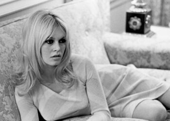 Brigitte Bardot, Movie Icon Who Renounced Stardom, Dies at 91